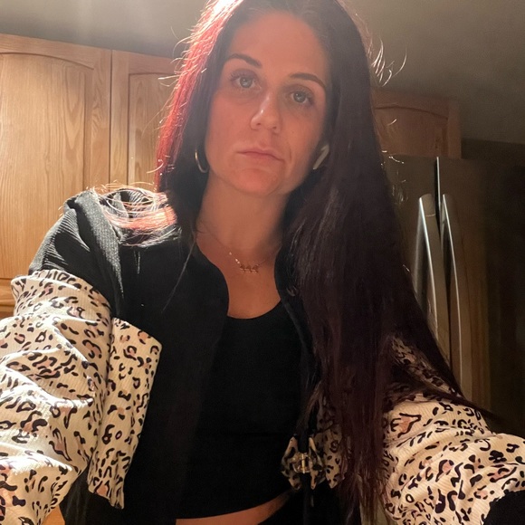 Meet Your Posher - Picture 3 of 5